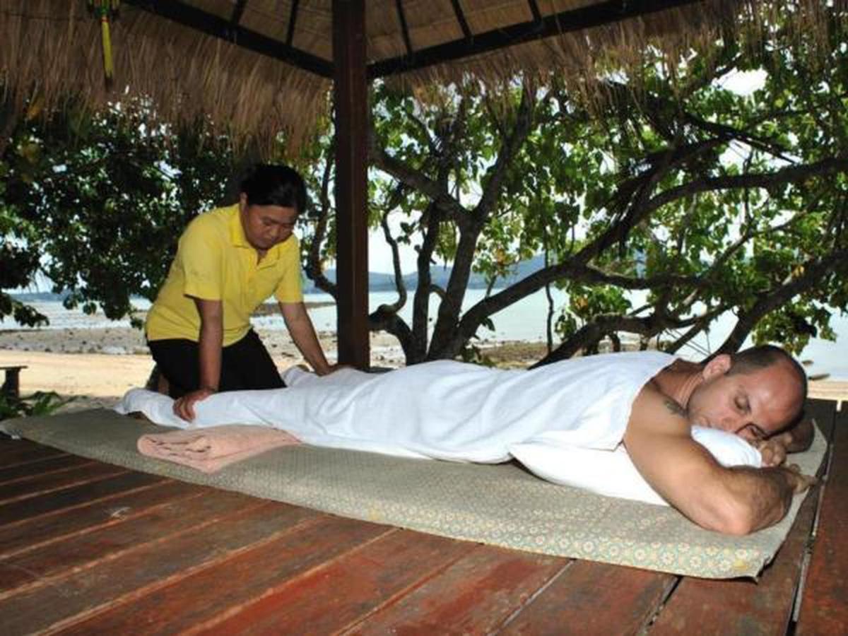 Baan Mai Beachfront Lone Island Phuket المظهر الخارجي الصورة